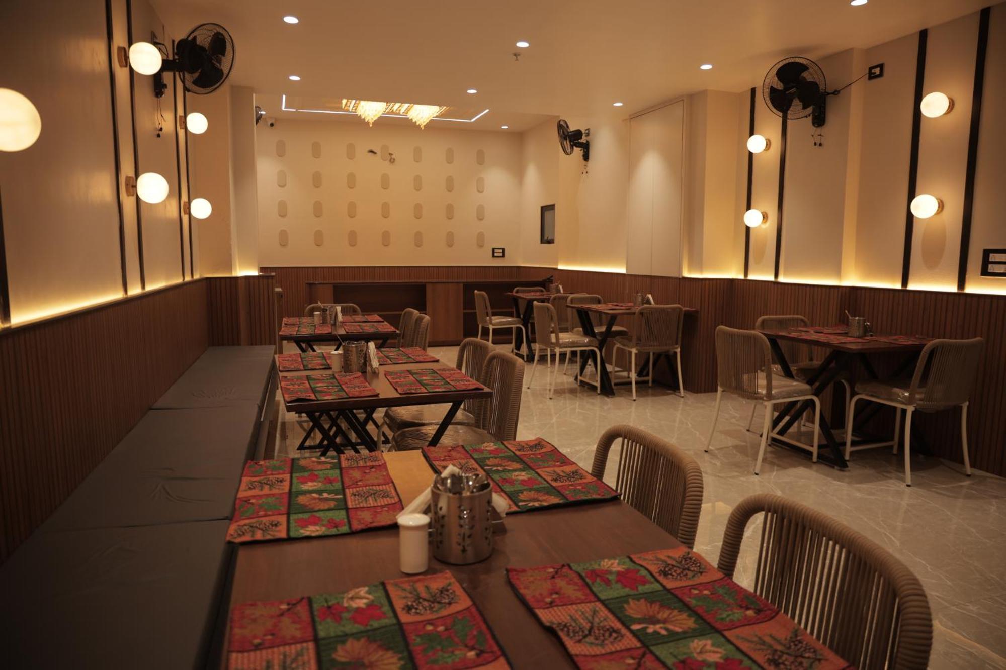Hotel The Rainbow Inn Udaipur Exterior photo